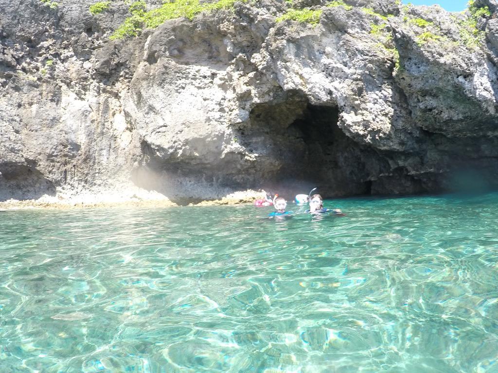 Tropical Surf House Okinawa Hotel Onna Exterior photo