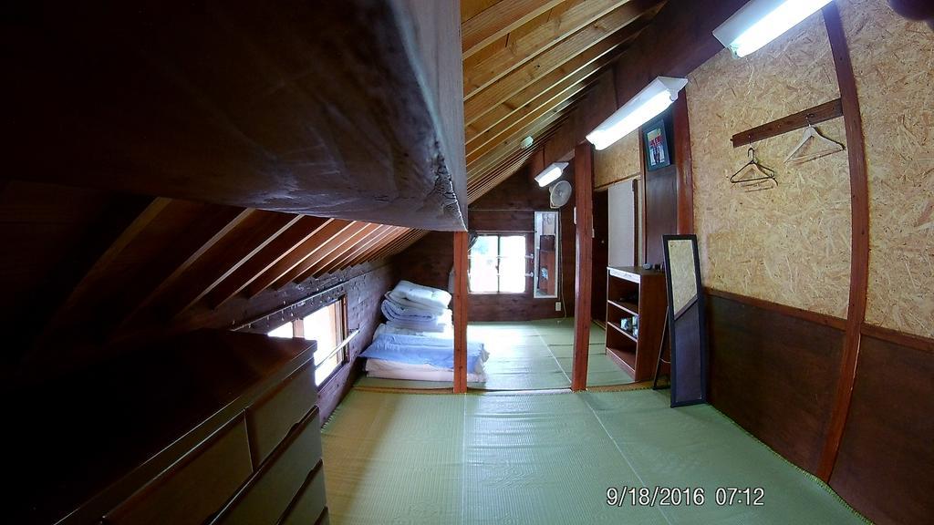 Tropical Surf House Okinawa Hotel Onna Exterior photo