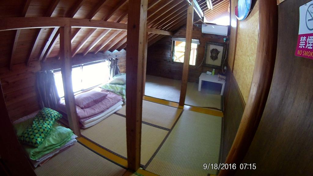 Tropical Surf House Okinawa Hotel Onna Exterior photo