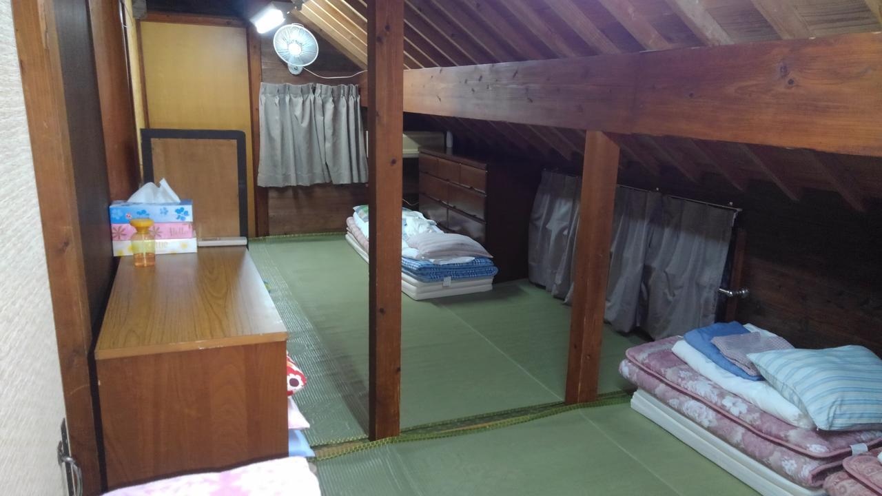 Tropical Surf House Okinawa Hotel Onna Exterior photo